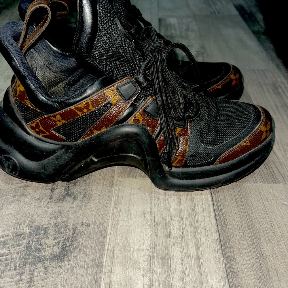 Louis Vuitton arch women’s. Runs tight for wide foot.